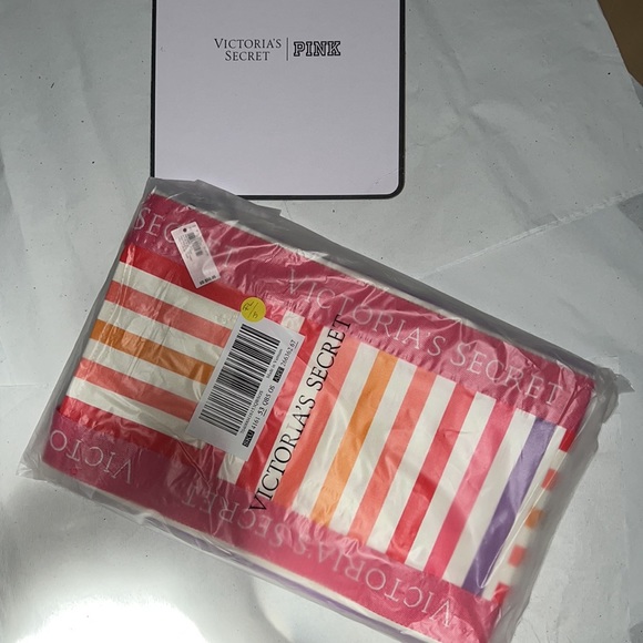 VICTORIA'S SECRET Weekender Tote Bag - Picture 7 of 7